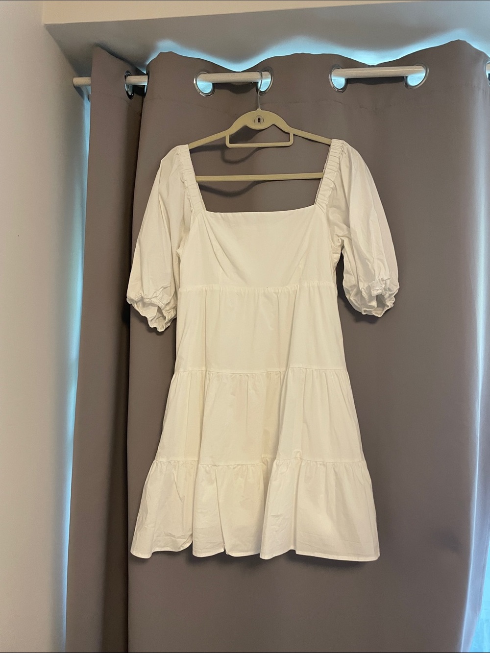 Nordstrom White Tiered Midi Dress with Puff Sleeves